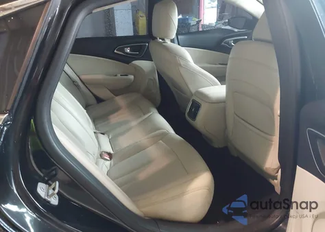 2015 Chrysler 200 C из США, поврежденный, VIN 1C3CCCCG3FN647877